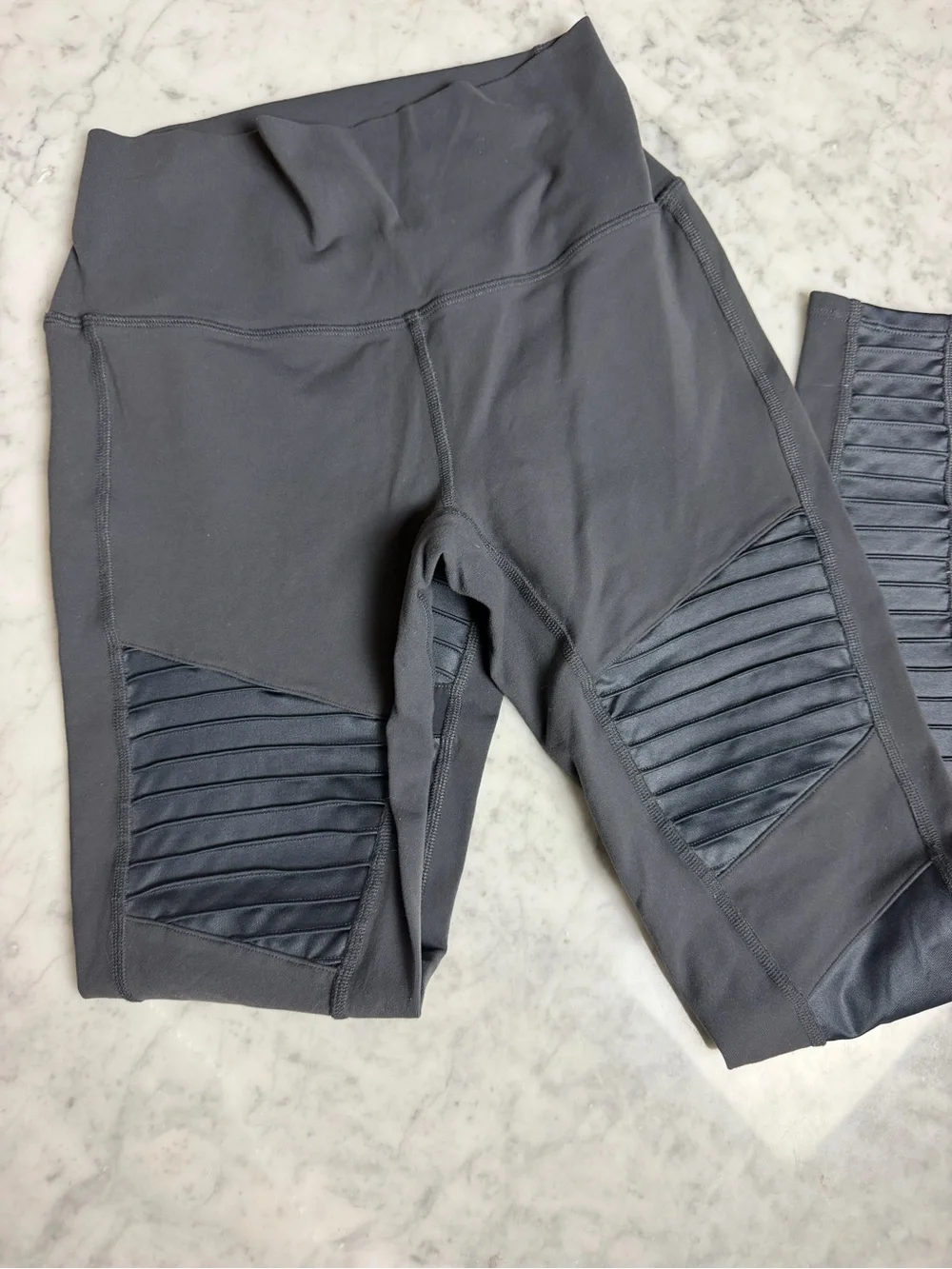 ALO Yoga Charcoal Ribbed-Knee Leggings